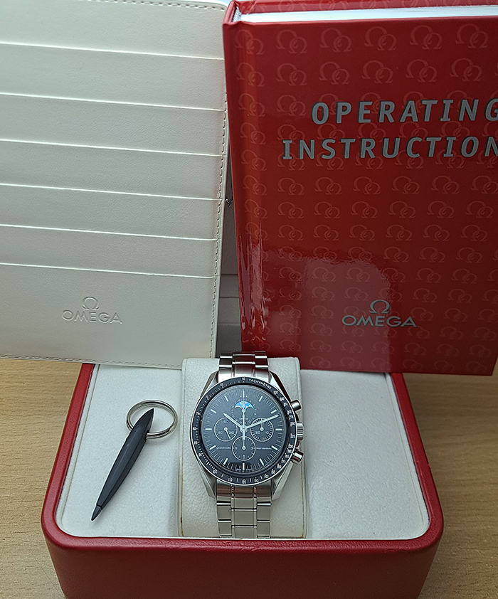 Omega Speedmaster Professional Moonwatch Moonphase Chronograph Wristwatch Ref. 3576.50